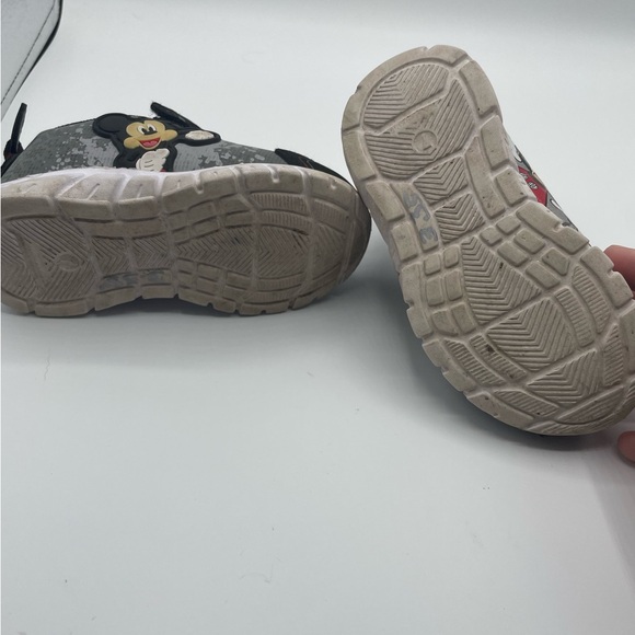 Disney junior Mickey Mouse kid shoes size 7 - Picture 7 of 8